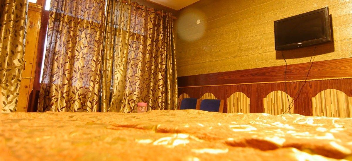 Hotel Tashila Manāli Extérieur photo